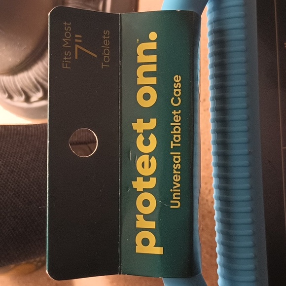 Universal Tablet Case Fits Most 7" Tablets   New with Tags - Picture 6 of 7